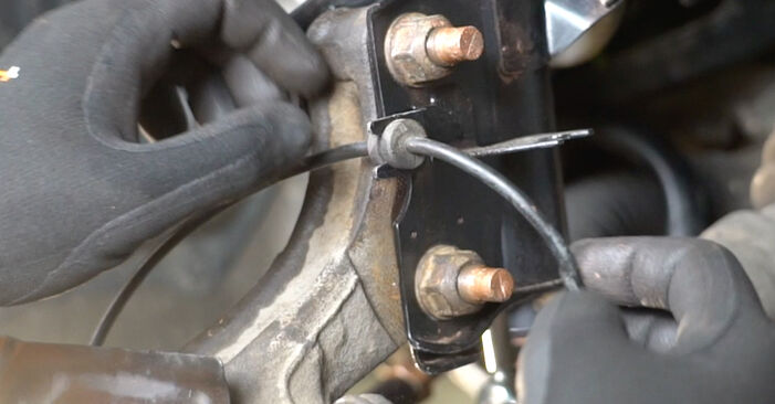 Mudar Rolamento da Roda no Nissan t31 2015 não será um problema se você seguir este guia ilustrado passo a passo