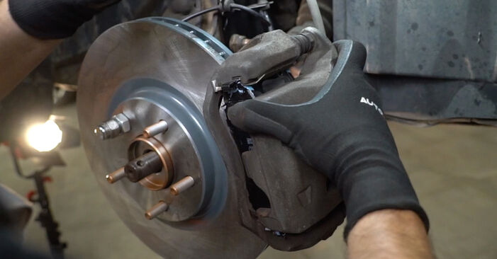 Como trocar Rolamento da Roda no Nissan t31 2007 - manuais gratuitos em PDF e vídeo