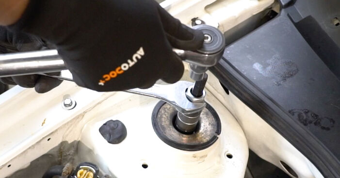 Step-by-step recommendations for DIY replacement Golf 3 Estate 1999 2.9 VR6 Syncro Strut Mount