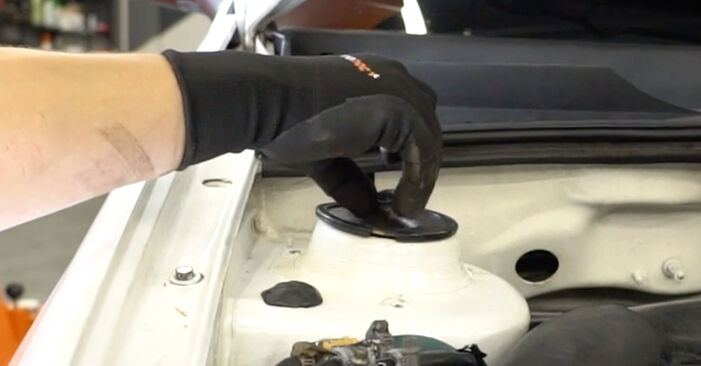 Trinn-for-trinn anbefalinger for hvordan du kan bytte VW Caddy 2 Pickup 1999 1.9 D Fjærbenslager selv