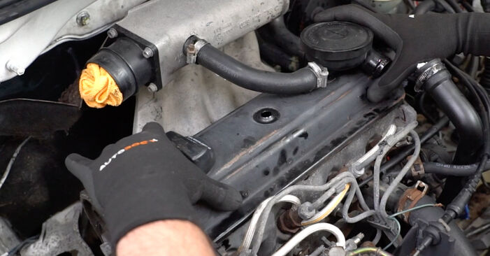 Колко време отнема смяната: Комплект зъбен ремък на VW Caddy 2 Ван 2003 - информативен PDF наръчник