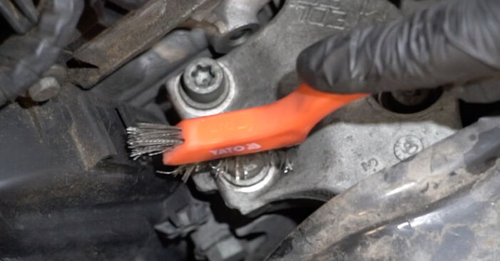 Jak zdjąć i wymienić Zawieszenie silnika Peugeot 308 CC 1.6 THP 2013 - łatwe w użyciu instrukcje online