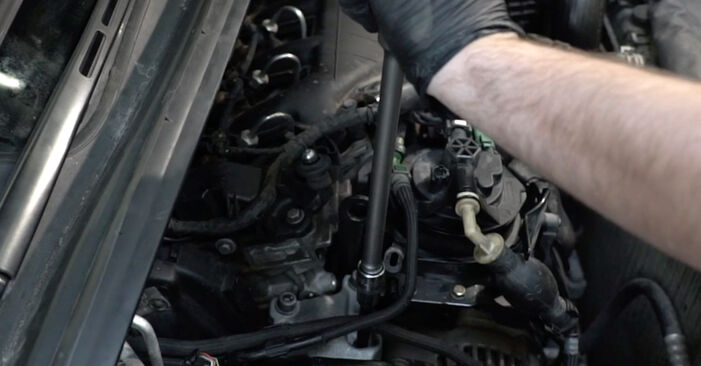 Hvordan man udskifter PEUGEOT 308 Motorophæng - trin-for-trin manualer og video vejledninger