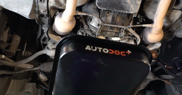 Changing Oil Filter on MERCEDES-BENZ E-Class Saloon (W212) E 350 CDI 3.0 (212.025) 2012 by yourself