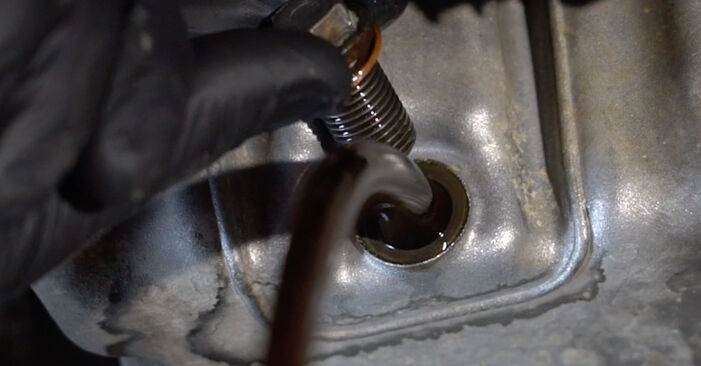 Wie schmierig ist es, selber zu reparieren: Ölfilter beim Mercedes C215 CL 65 AMG 6.0 (215.379) 2005 wechseln – Downloaden Sie sich Bildanleitungen