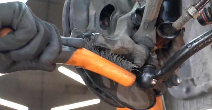 Replacing Track Rod End on Mercedes CL203 2011 C 220 CDI 2.2 (203.706) by yourself