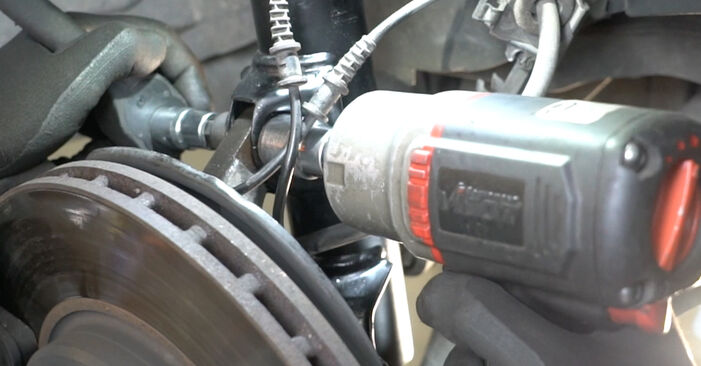 Mercedes S203 C 180 1.8 Kompressor (203.246) 2003 Stoßdämpfer wechseln: Gratis Reparaturanleitungen