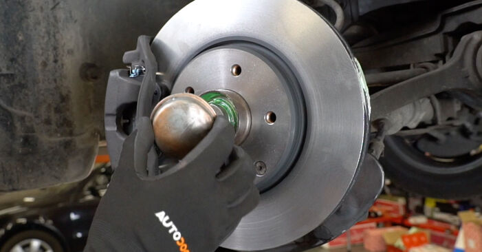 MERCEDES-BENZ CLC Roulement de roue remplacement: guides en ligne et tutoriels vidéo