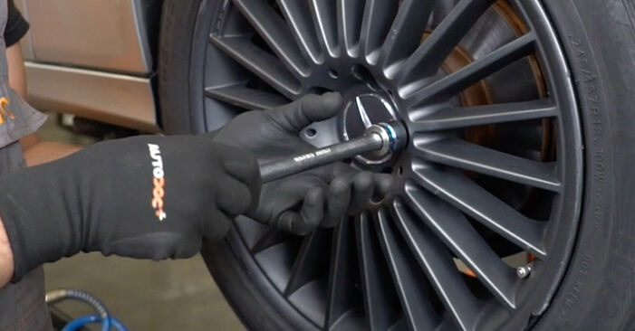 Schimbare Rulment roata Mercedes C218 CLS 350 CDI / d 4-matic (218.393) 2013: manualele de atelier gratuite