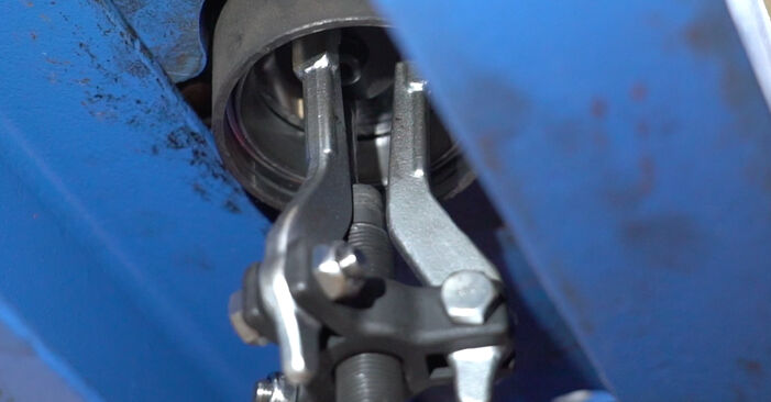 Naredite sami zamenjavo MERCEDES-BENZ CLS Shooting Brake (X218) CLS 250 CDI / BlueTEC 2.2 (218.903, 218.904) 2014 Kolesni lezaj - spletni vodič