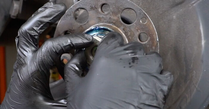Cum să schimbați Rulment roata la MERCEDES-BENZ CLS Shooting Brake (X218) 2012 - sfaturi și trucuri utile