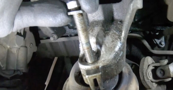 Mercedes W203 C 180 1.8 Kompressor (203.046) 2002 Motorlager wechseln: Kostenfreie Reparaturwegleitungen