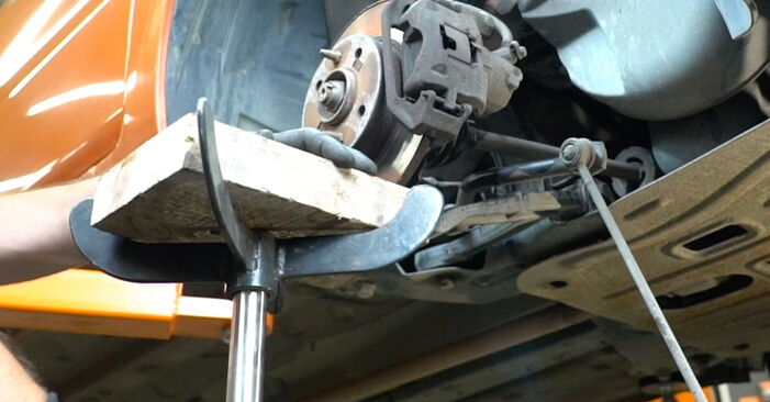 Changing Strut Mount on FIAT 500 C (312) 1.3 D Multijet (312CXE1A, 312AXE1A) 2012 by yourself