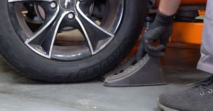 FIAT GRANDE PUNTO 1.4 Natural Power Brake Drum replacement: online guides and video tutorials