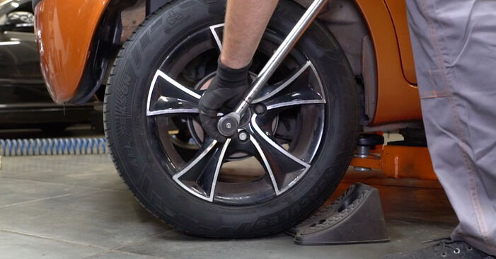 Hvor lang tid tager en udskiftning: Bremsebakker på FIAT 500 - informativ PDF-manual