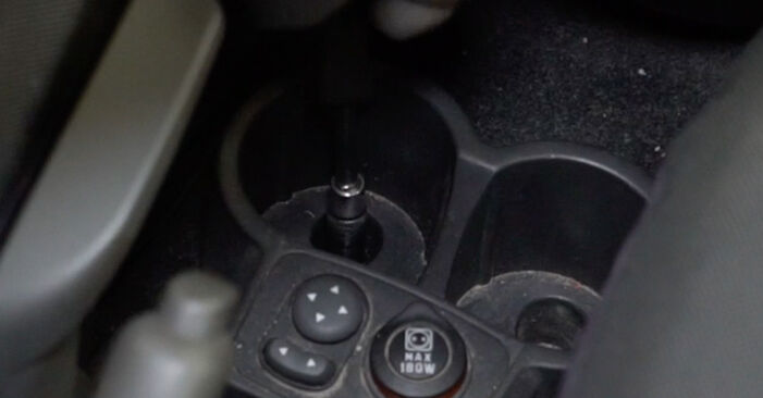 Hvordan man udskifter FIAT 500 Bremsebakker - trin-for-trin manualer og video vejledninger