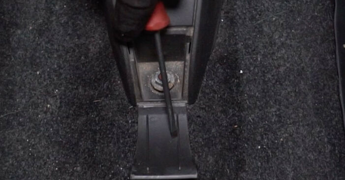 Wie man Bremsbacken beim FIAT 500 C (312) 2014 auswechselt – Downloaden Sie sich PDF-Tutorials und Videoanleitungen herunter