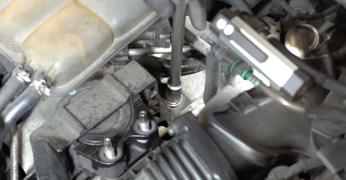 Jak wymienić Zawieszenie silnika w FORD Focus Mk2 Cabrio (DB3) 2.0 2006: pobierz instrukcje PDF i instrukcje wideo
