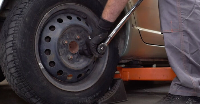Wie lange benötigt das Auswechseln der Teile: Bremsbacken beim Toyota Aygo AB1 2013 - Detailliertes PDF-Tutorial