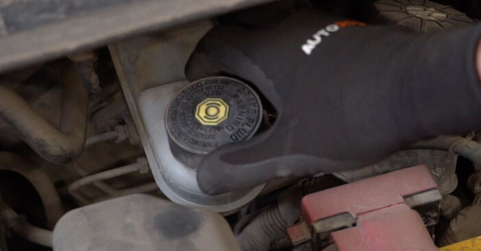 Tauschen Sie Bremsbacken beim Toyota Aygo AB1 2005 1.0 (KGB10_) selber aus