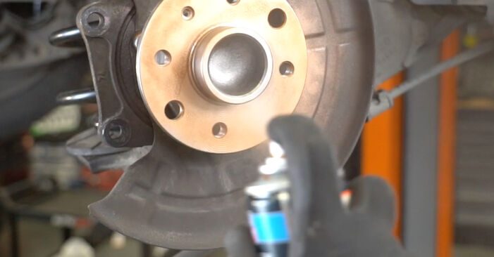 Changing Wheel Bearing on OPEL ASTRA G Convertible (F67) 1.6 (F67) 2004 by yourself