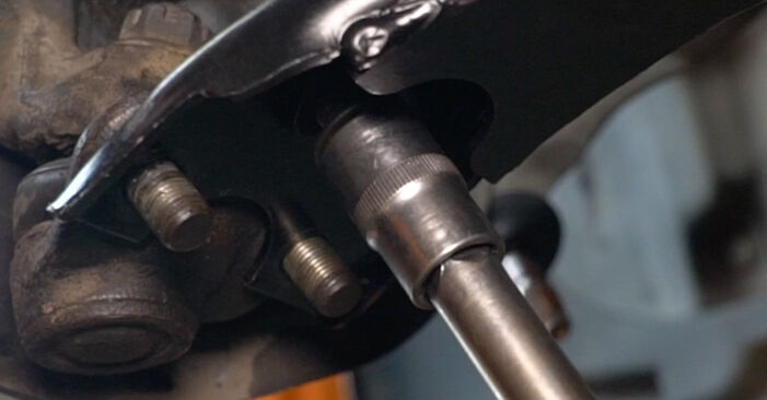 Wie problematisch ist es, selber zu reparieren: Radlager beim Toyota Avensis Verso M2 2.0 VVT-i (ACM20_) 2007 auswechseln – Downloaden Sie sich bebilderte Tutorials