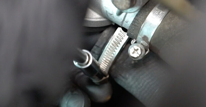 Wie kompliziert ist es, selbst zu reparieren: Wasserpumpe + Zahnriemensatz am VW Corrado 53i 1.8 G60 1993 ersetzen – Laden Sie sich illustrierte Wegleitungen herunter