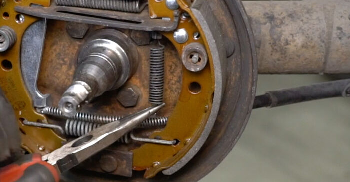 Hvordan man udskifter Bremsebakker på VW DERBY: hent PDF manualer og video instruktioner