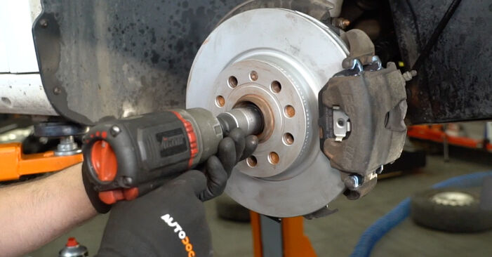 How to replace CV Joint on VW Caddy III Estate (2KB, 2KJ, 2CB, 2CJ) 2009: download PDF manuals and video instructions