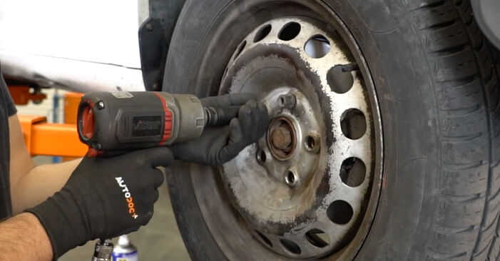 VW PASSAT Pusašio Šarnyras keitimas: nemokamos remonto instrukcijos