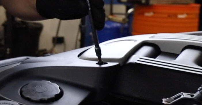 Смяна на BMW 5 SERIES 540 i Воден Радиатор: онлайн ръководства и видео уроци