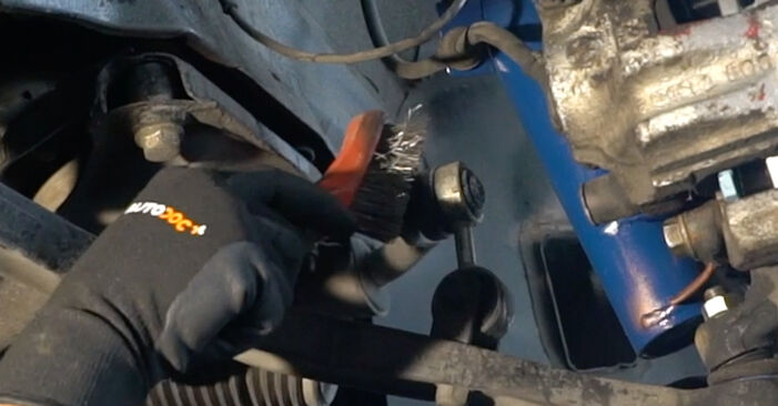 Changing Anti Roll Bar Links on BMW Z3 Coupe (E36) M 2000 by yourself