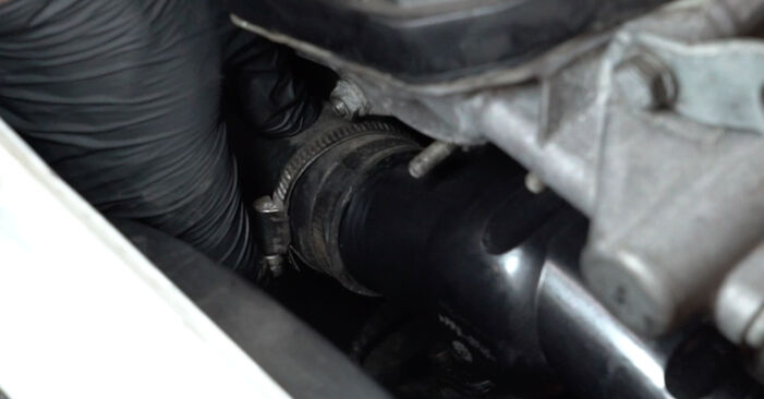 Wie lange braucht der Teilewechsel: Thermostat am BMW E36 Cabrio 1994 - Einlässliche PDF-Wegleitung