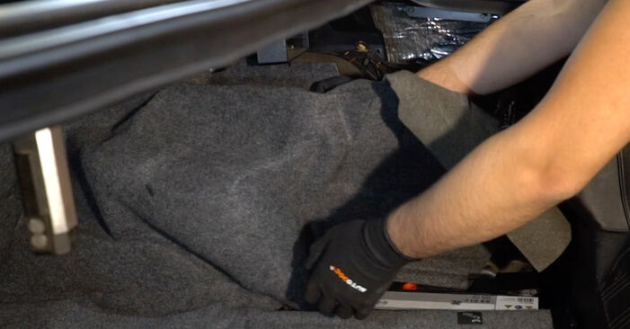 Cómo reemplazar Amortiguadores en un BMW 3 Cabrio (E36) 318 i 1994 - manuales paso a paso y guías en video