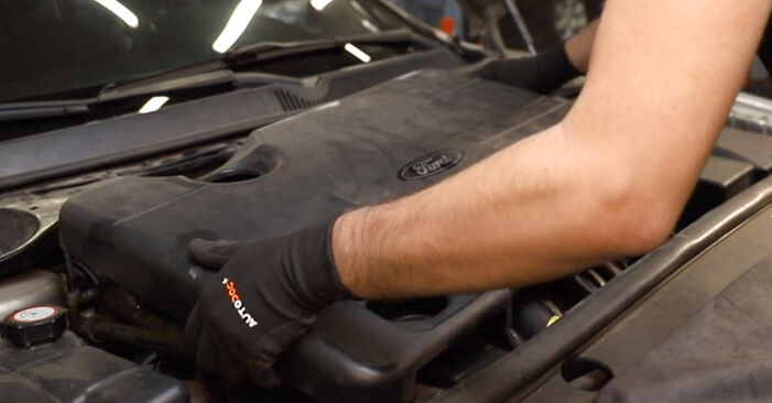 Wie man Zündspule beim Ford B-Max JK 2012 wechselt - Gratis PDF- und Video-Tutorials