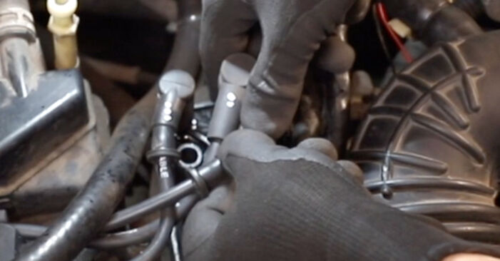 Svojpomocná výmena Zapaľovacia cievka na aute Ford Fusion ju2 2012 1.4 TDCi