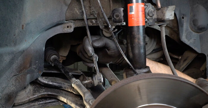 Wie schmierig ist es, selber zu reparieren: Koppelstange beim Ford Mondeo b5y ST220 3.0 2006 wechseln – Downloaden Sie sich Bildanleitungen