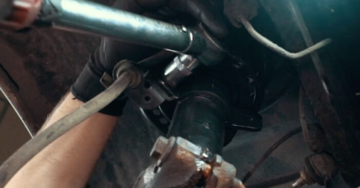 Wie schmierig ist es, selber zu reparieren: Stoßdämpfer beim Ford Mondeo b5y ST220 3.0 2006 wechseln – Downloaden Sie sich Bildanleitungen