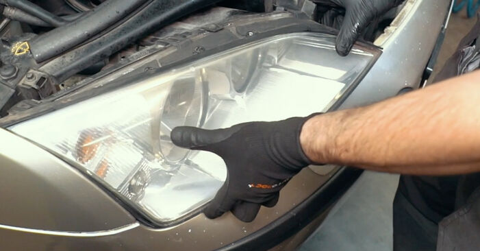 Ford Mondeo Mk3 2.0 TDCi 2002 Thermostat wechseln: Gratis Reparaturanleitungen