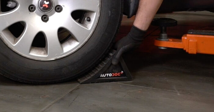 Replacing Brake Discs on Audi A6 C4 Avant 1996 2.5 TDI quattro by yourself