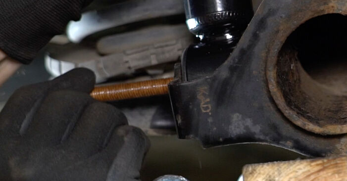 Wie schmierig ist es, selber zu reparieren: Stoßdämpfer beim Audi A6 C5 2.4 2003 wechseln – Downloaden Sie sich Bildanleitungen