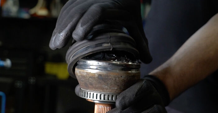AUDI 100 2.3 quattro CV Joint replacement: online guides and video tutorials