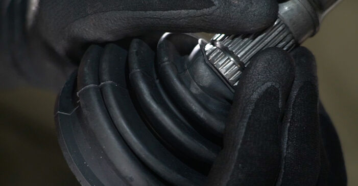 Tausch Tutorial Antriebswellengelenk am AUDI A6 Limousine (4B2, C5) 2000 wechselt - Tipps und Tricks