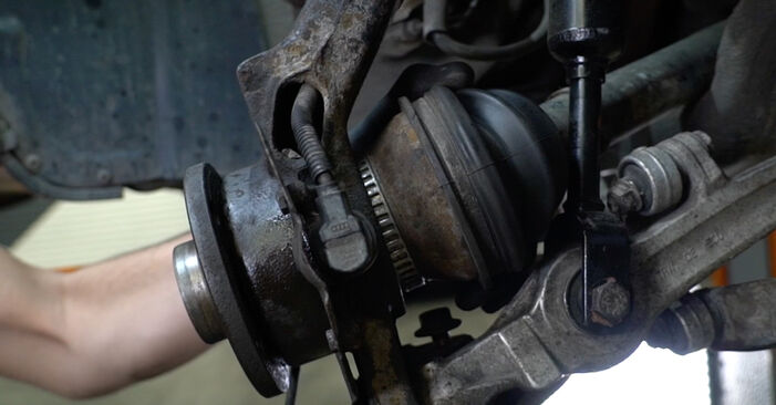 How to change Wheel Bearing on Audi 100 C4 1990 - free PDF and video manuals