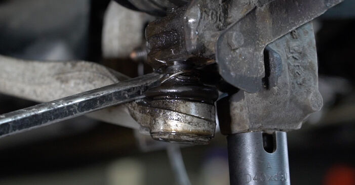 100 Avant (4A5, C4) 2.6 quattro 1991 Wheel Bearing DIY replacement workshop manual