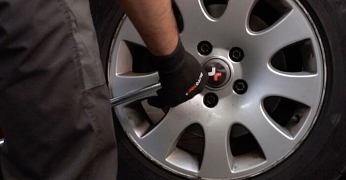 How to change Wheel Bearing on VW Passat 3bg Saloon 2000 - free PDF and video manuals