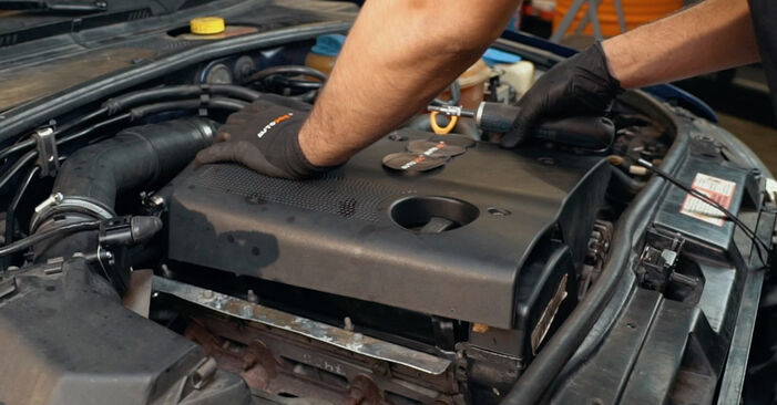 Audi A3 Cabrio 1.9 TDI 2010 Thermostat wechseln: Gratis Reparaturanleitungen