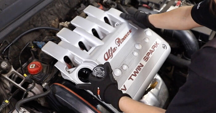 Wie kompliziert ist es, selbst zu reparieren: Zündkerzen am Alfa Romeo 155 167 2.5 V6 (167.A1C, 167.A1) 1992 ersetzen – Laden Sie sich illustrierte Wegleitungen herunter