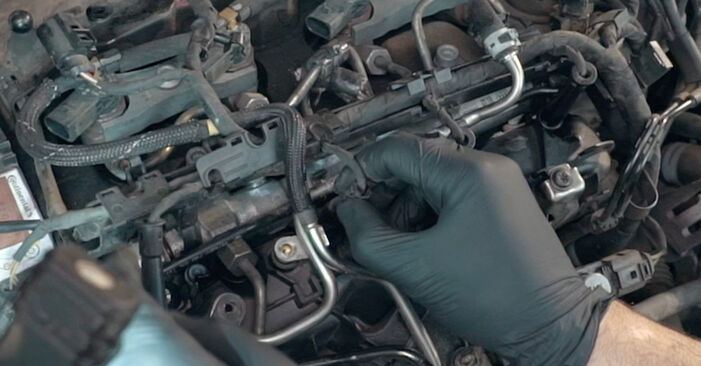 Hvordan skifte Glødeplugger på VW Golf VI Cabrio (517) 2011 – tips og triks