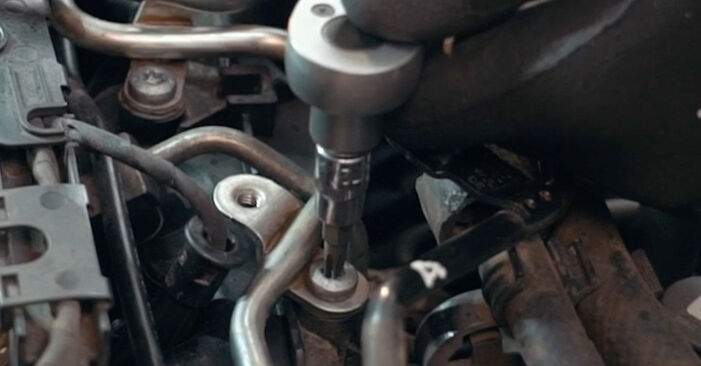 Wie man Glühkerzen beim VW Passat B7 Alltrack 2012 wechselt - Gratis PDF- und Video-Tutorials